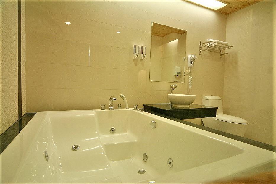 Tranquil Sea Hotel Kenting Esterno foto
